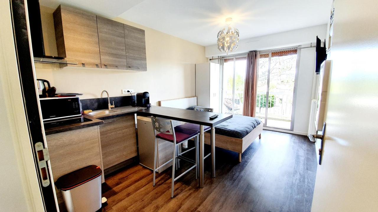 Le Studio Cosy D'Angelique Et David Avec Parking Rambouillet Exterior photo